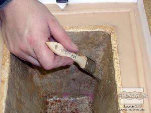 לחיצה להגדלת תמונה מורחים חומר הפרדה Superseal בתוך מודל הבטון.