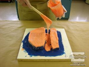 לחיצה להגדלת תמונה שיכבה שלישית יש לערבב ולמרוח שכבה נוספתשל סיליקון למריחה Rebound 25. 