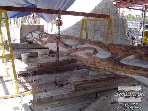 לחיצה להגדלת תמונה לאחר הניקוי וסצימת הזויות השליליות של המודל, מורחים חומר אטימה Super Seal  על הגזע בכך סותמים נקבוביות במודל ומונעים ריאקציה כימית של הסיליקון Rebound 25.