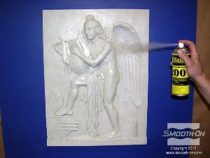 לחיצה להגדלת תמונה התזת חומר הפרדה על המודל Ease Release 200 המתאים להפרדת סיליקון 