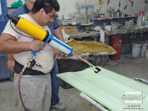 לחיצה להגדלת תמונה מרססים עוד EZ~Spray® Silicone 20 על גבי התבנית כולל על אריג התמיכה.