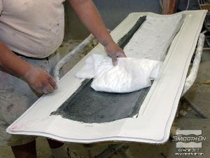 לחיצה להגדלת תמונה מורידים את בד הקילוף ואת הניילון המחורר מהחלק.