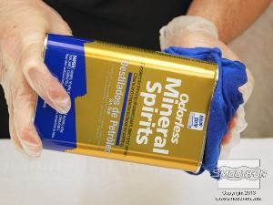 לחיצה להגדלת תמונה מתחילים בניגוב כל היציקה במטלית ספוגה בטרפנטין.