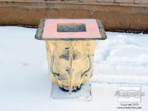 לחיצה להגדלת תמונה לאחר שהסיליקון Rebound® 25 התמצק לגמרי, מכינים מעיל תמיכה מפוליאוריתן למריחה Plasti-Patse. לאחר שמעיל התמיכה מתמצק, מוציאים את מודל החימר המקורי. לאחר מכן, מחזירים את תבנית הסיליקון אל מעיל התמיכה ונועלים את החצאים.