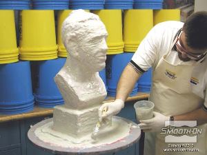 לחיצה להגדלת תמונה שכבה רביעית:  מערבבים פוליאוירטן למריחה ללא מסמיך או פיגמנט ומורחים את השכבה הרביעית והאחרונה. נותנים לפוליאוריטן להתקשות במהלך הלילה.  