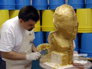 לחיצה להגדלת תמונה את הפוליאוריטן לגיבוי יש למרוח מלמעלה למטה עד להגעה ל עובי 1 ס