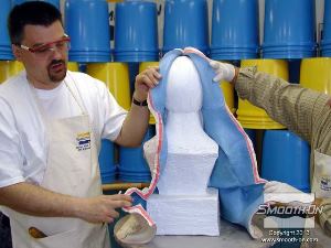 לחיצה להגדלת תמונה מחלצים את התבנית פוליאוריטן  בזהירות מהמודל. 