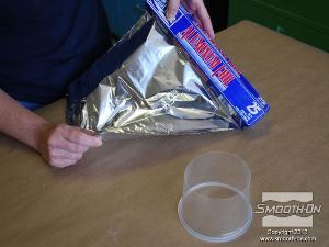 לחיצה להגדלת תמונה בתור בסיס לתבנית משתמשים בנייר אלומיניום.