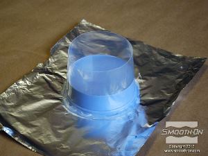 לחיצה להגדלת תמונה מניחים לסיליקון ליציקה Oomoo® 30 להתמצק במשך לפחות 6 שעות.