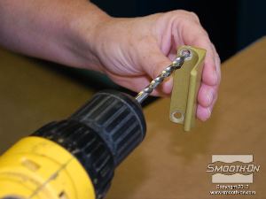 לחיצה להגדלת תמונה קודחים חורים בזהירות ליציקת הפוליאוריתן Task® 9.