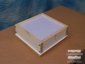 לחיצה להגדלת תמונה מניחים לMold Max® 25 להתקשות במשך 24 שעות.