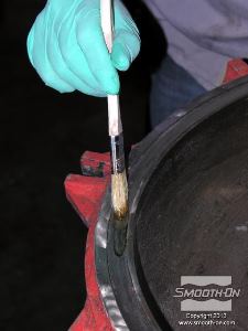 לחיצה להגדלת תמונה יש לוודא שהחומר אינו זולג . מחכים 60 דקות להתמצקות.