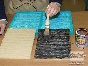 לחיצה להגדלת תמונה מורחים שכבה של צבע בהיר על האזורים הגבוהים בלוח.