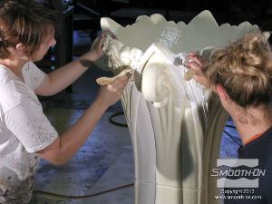 לחיצה להגדלת תמונה לאחר השיוף, מורחים שכבה ראשונה של פריימר (צבע יסוד).