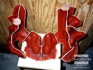 לחיצה להגדלת תמונה מניחים לכל מעיל התמיכה להתמצק לגמרי. חותכים גראדים וקצוות חדים. קודחים חורים בקוטר כ0.6 ס