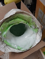 מורן השתמש ב Body double silk ליצירת תבנית ראש ולאחר מכן יצק  Smooth Cast 65D