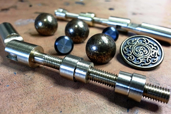 לחיצה להגדלת תמונה את הברגים העשויים מפליז חרט גל בעצמו