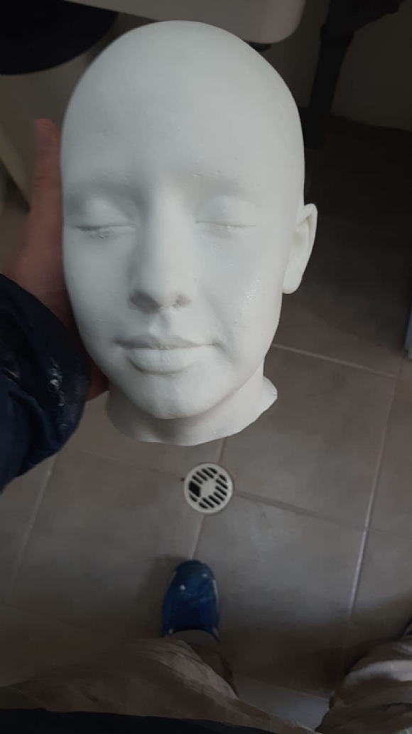 לחיצה להגדלת תמונה העתקת פנים מרשימה ביותר