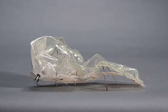 לחיצה להגדלת תמונה האובייקטים נעשו בעזרת יצירת תבניות עם Mold Max 14 של האובייקט הראשוני, ולאחר מכן מריחה של XTC או Epsilon