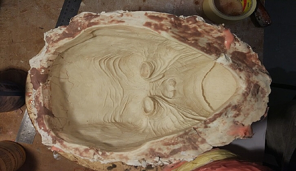 לחיצה להגדלת תמונה דיוקן קוף מרשים בהשארת הסרט 