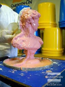 לחיצה להגדלת תמונה מעבים את קו התפר.