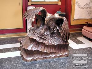 לחיצה להגדלת תמונה הלקוח שהזמין את העבודה הזמין גם גרסת ברונזה של הפסל.