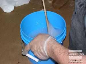 לחיצה להגדלת תמונה מערבבים את החומרים ביסודיות לפי ההוראות בדף הטכני.