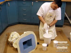 לחיצה להגדלת תמונה עבור היציקה משתמשים בגבס מחוזק בפולימר Matrix® NEO. חומר זה הוא נוח ופשוט לעבודה ומתמצק לגבס חזק וקשיח. יחס הערבוב של החומר הוא 2A:1B לפי נפח.