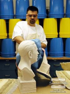 לחיצה להגדלת תמונה ומסירים אותה מהיציקת הגבס המחוזק Matrix® NEO.