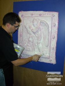 לחיצה להגדלת תמונה מכסים בשכבה הרביעית של הסיליקון Mold Max® Stroke את כל המודל והפלאנג'. עובי גומי הסיליקון צריך להיות כ-1 ס