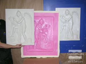 לחיצה להגדלת תמונה העתק מושלם: תבנית הסיליקון מMold Max Sroke יכולה לשמש להכנת מספר רב של העתקים מכמעט כל מודל אפשרי.