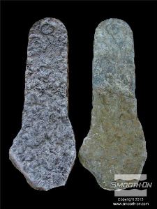 לחיצה להגדלת תמונה המודל המקורי (ימין) והיציקה (שמאל).