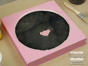 לחיצה להגדלת תמונה מניחים ל פלסטיק הנוזלי להתמצק במשך לפחות 20 דקות.