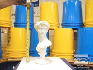 לחיצה להגדלת תמונה מודדים את גודל מסגרת העץ הדרושה עבור המודל ובונים אותה.