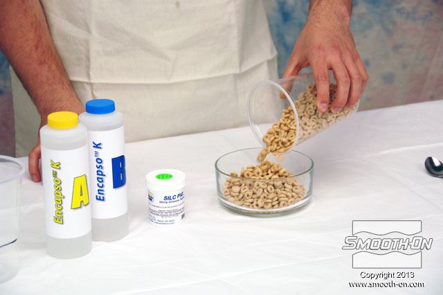 מכינים את הפרופ ואת החומרים.