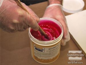 לחיצה להגדלת תמונה לאחר מכן, מערבבים את המקשה עם הבסיס.