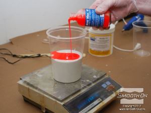 לחיצה להגדלת תמונה יחס הערבוב של גומי סיליקון Mold Max 10 הוא 100A:10B לפי משקל.