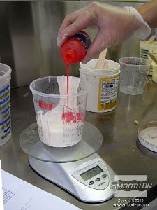 לחיצה להגדלת תמונה שוקלים גם את המקשה של הסיליקון Smooth-Sil.