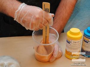 לחיצה להגדלת תמונה מערבבים את החומרים ביסודיות עד לקבלת גוון אחיד.