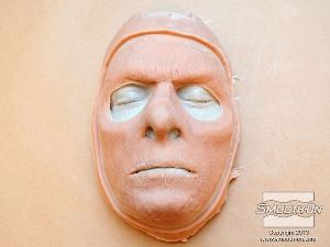 לחיצה להגדלת תמונה כעת אפשר לצבוע את מסכת הסיליקון בעזרת  Psycho Paint® סיליקון המאפשר צביעה על סיליקון.  