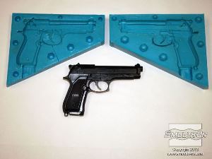 לחיצה להגדלת תמונה התבנית מעתיקה את פרטי האקדח המקורי.