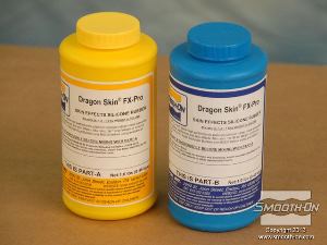 לחיצה להגדלת תמונה עבור יציקת הצלקת משתמשים בסיליקון ליציקה Dragon Skin® FX-Pro. זהו סיליקון על בסיס פלטינום מותאם למגע עם גוף. יחס הערבוב של החומר הוא 1:1 לפי נפח. 