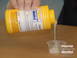 לחיצה להגדלת תמונה מודדים את חלק הבסיס של סיליקון ליציקה Dragon Skin® FX-Pro.