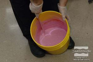 לחיצה להגדלת תמונה מודדים ומערבבים סיליקון ליציקה Mold Max 30.