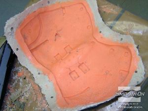 לחיצה להגדלת תמונה מסירים את התבנית מהמודל. סיליקון למריחה Rebound 25 העתיק את כל פרטי המודל.