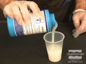 לחיצה להגדלת תמונה מודדים את המקשה של הסיליקון EcoFlex® 00-30.