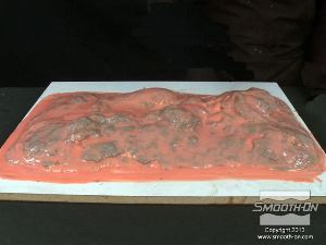 לחיצה להגדלת תמונה מניחים לשכבת הסיליקון הראשונה להתמצק עד למרקם דביק (Tacky) לפני שמורחים את שכבות הסיליקון הבאות. רק כך החומר ידבק לעצמו היטב. עובי תבנית הסיליקון Rebound 25 צריך להיות לפחות 1 ס