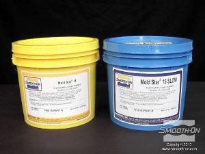 לחיצה להגדלת תמונה הכנת התבנית תעשה בעזרת סיליקון ללא צורך בואקום Mold Star® 15. יחס הערבוב של החומר הוא 1:1 לפי נפח.