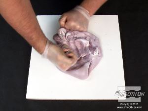 לחיצה להגדלת תמונה לאחר שהמנה מוכנה שמים אותה במיכל נקי ומכינים מנה נוספת, זהה בנפח לראשונה.