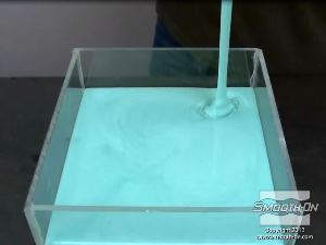 לחיצה להגדלת תמונה מניחים לחצי התבנית הראשון להתמצק במשך לפחות 4 שעות.